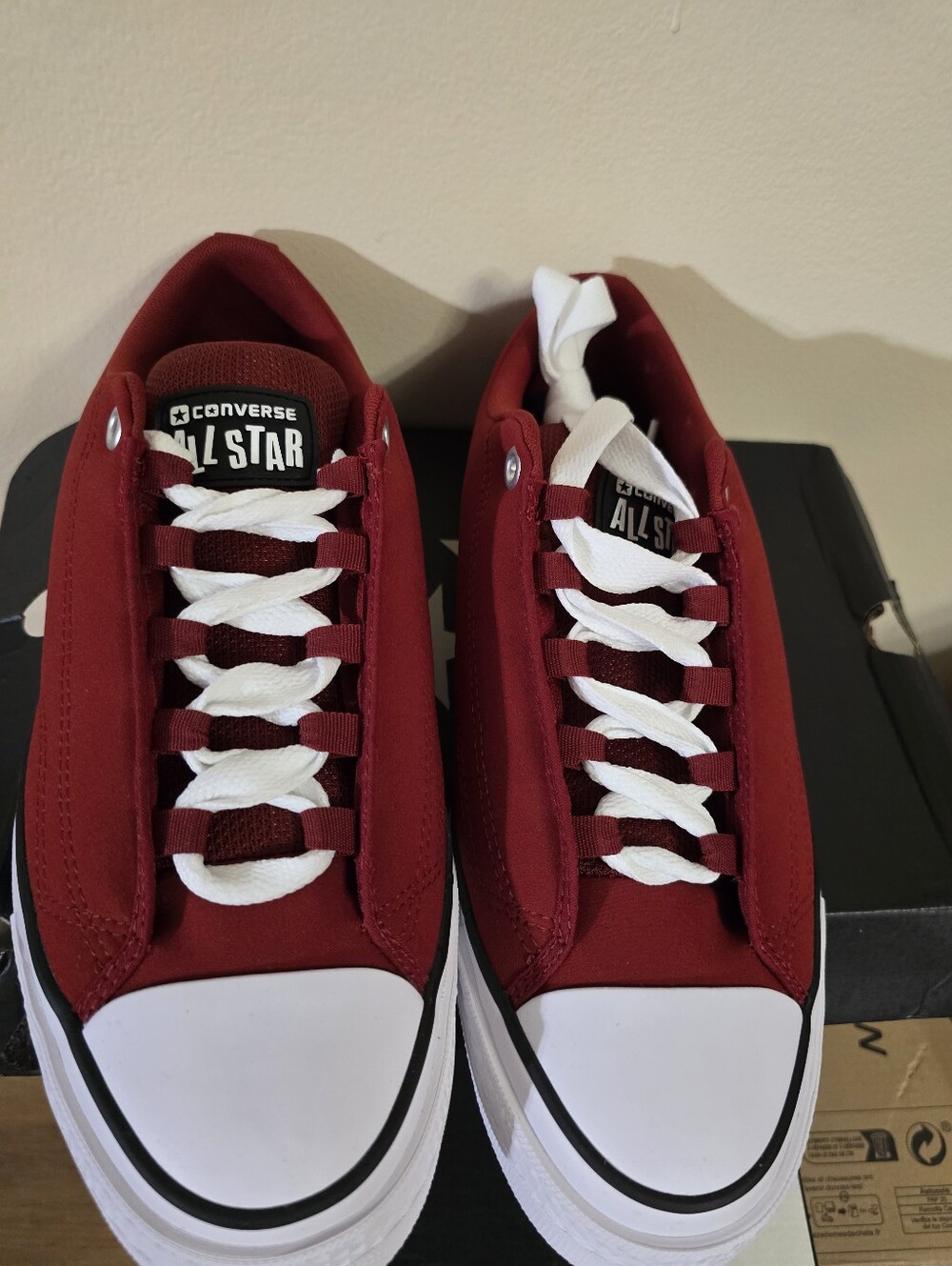 Converse Men's Low Top Sneakers in Red and White
